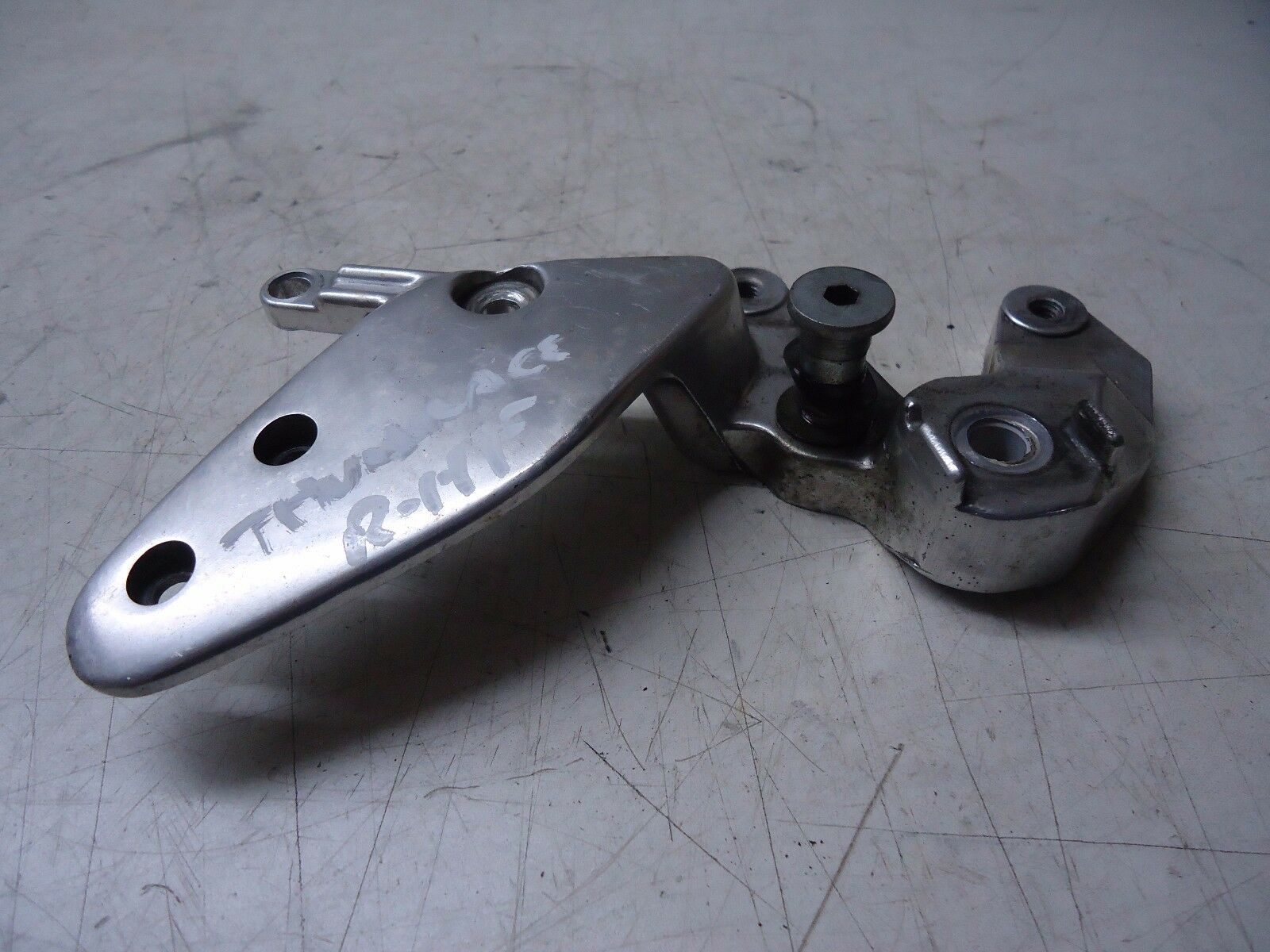 Yamaha YZF1000R Thunderace Front Footrest Hanger 