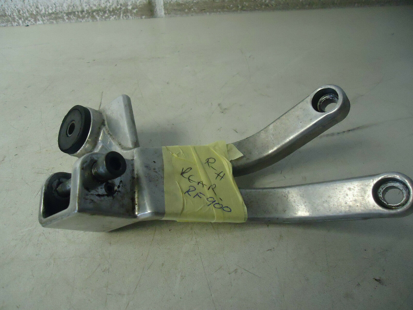 Suzuki RF900R Rear Footrest Hanger 