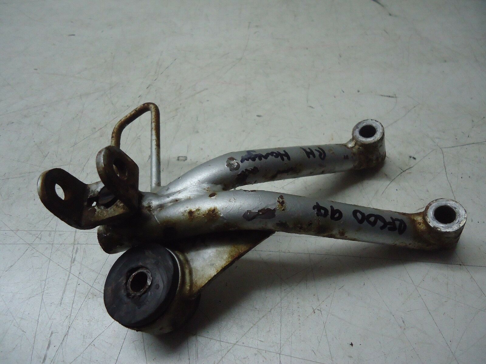 Suzuki RF600R Rear Footrest Hanger