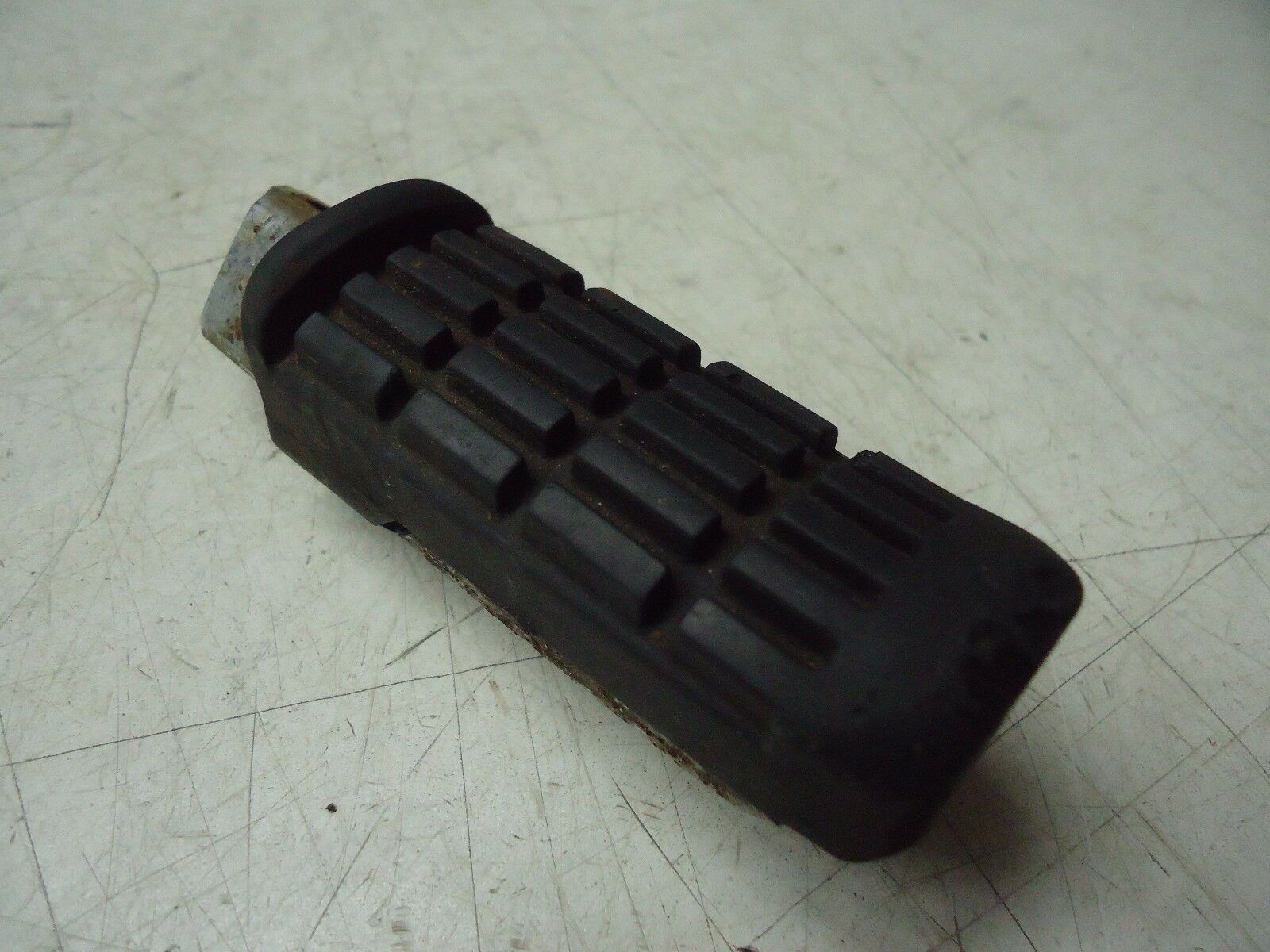 Honda VF750F Rear Footrest