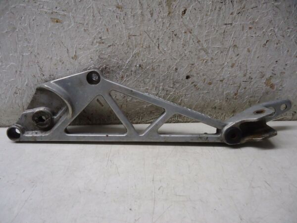 HONDA VF750F LH FOOTREST HANGER VF750 FOOTPEG HANGER