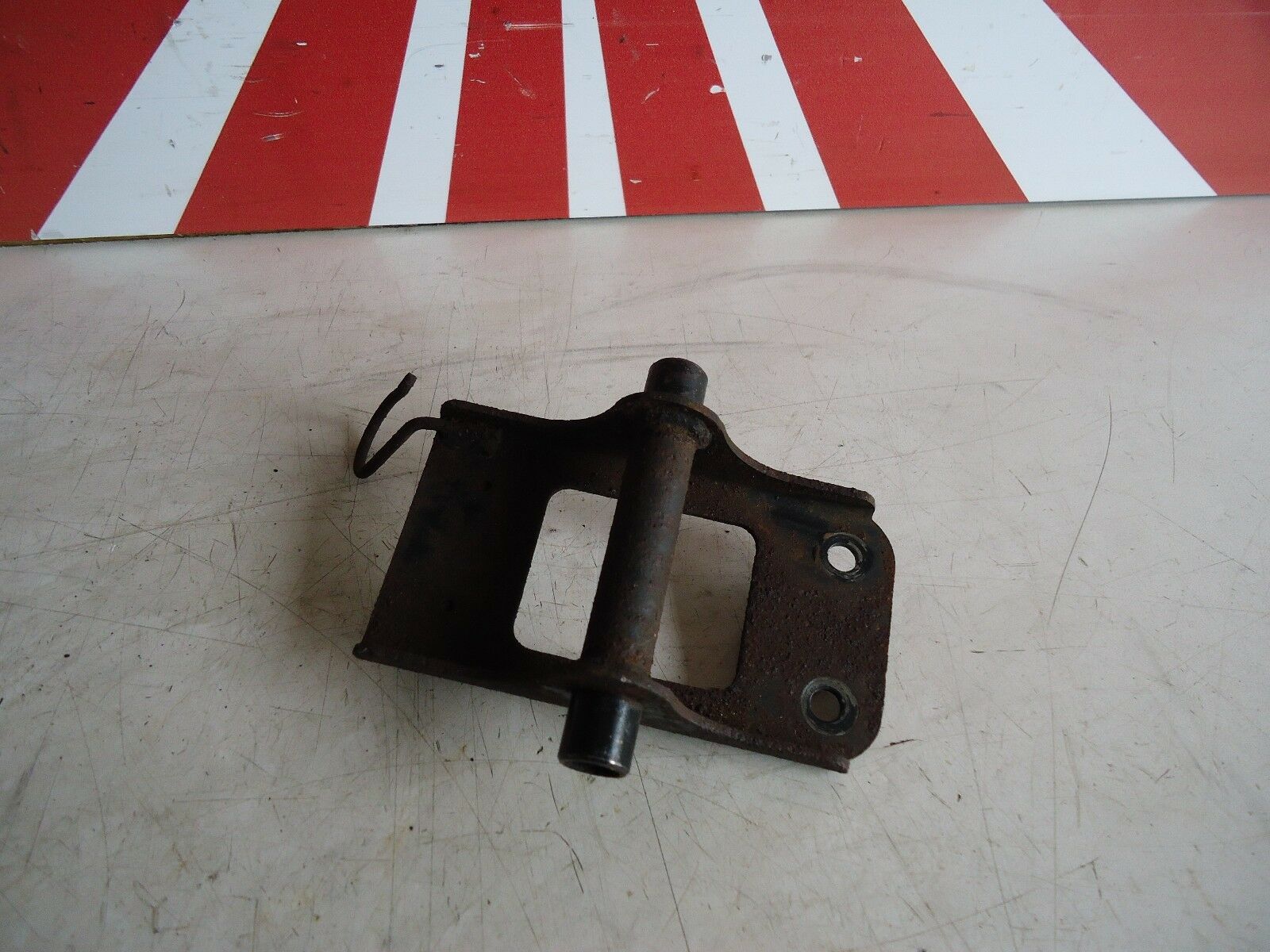 Kawasaki GPZ500s Fuel Tank Bracket