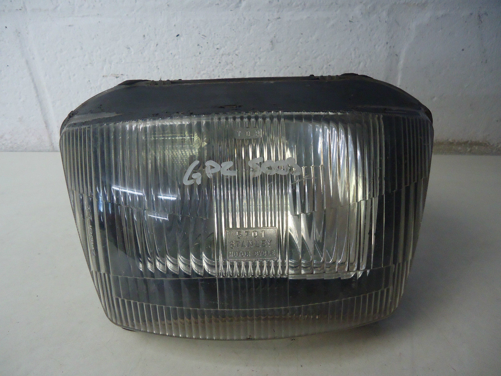 Kawasaki GPZ500s Headlight 