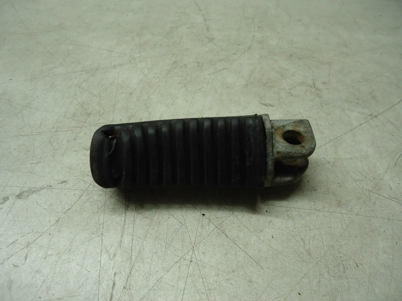 Kawasaki GPZ400R Front Footrest