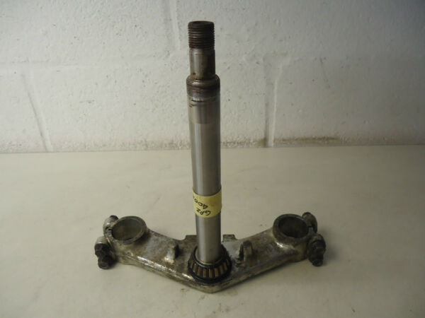 Kawasaki GPZ400R Lower Fork Yoke