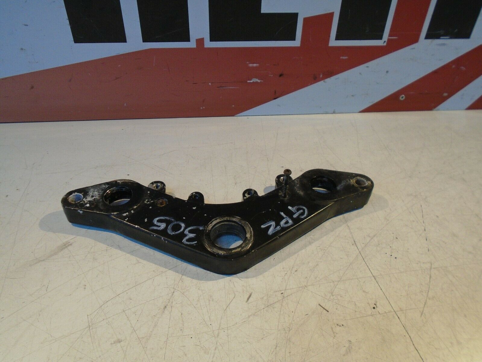 Kawasaki GPZ305 Top Fork Yoke