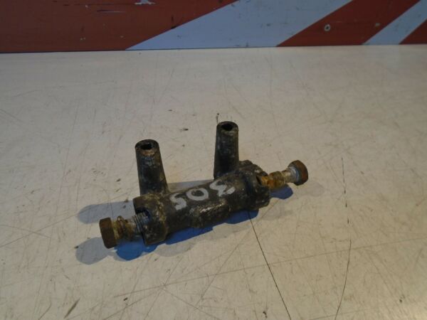 Kawasaki GPZ305 Brake Hose Union Splitter