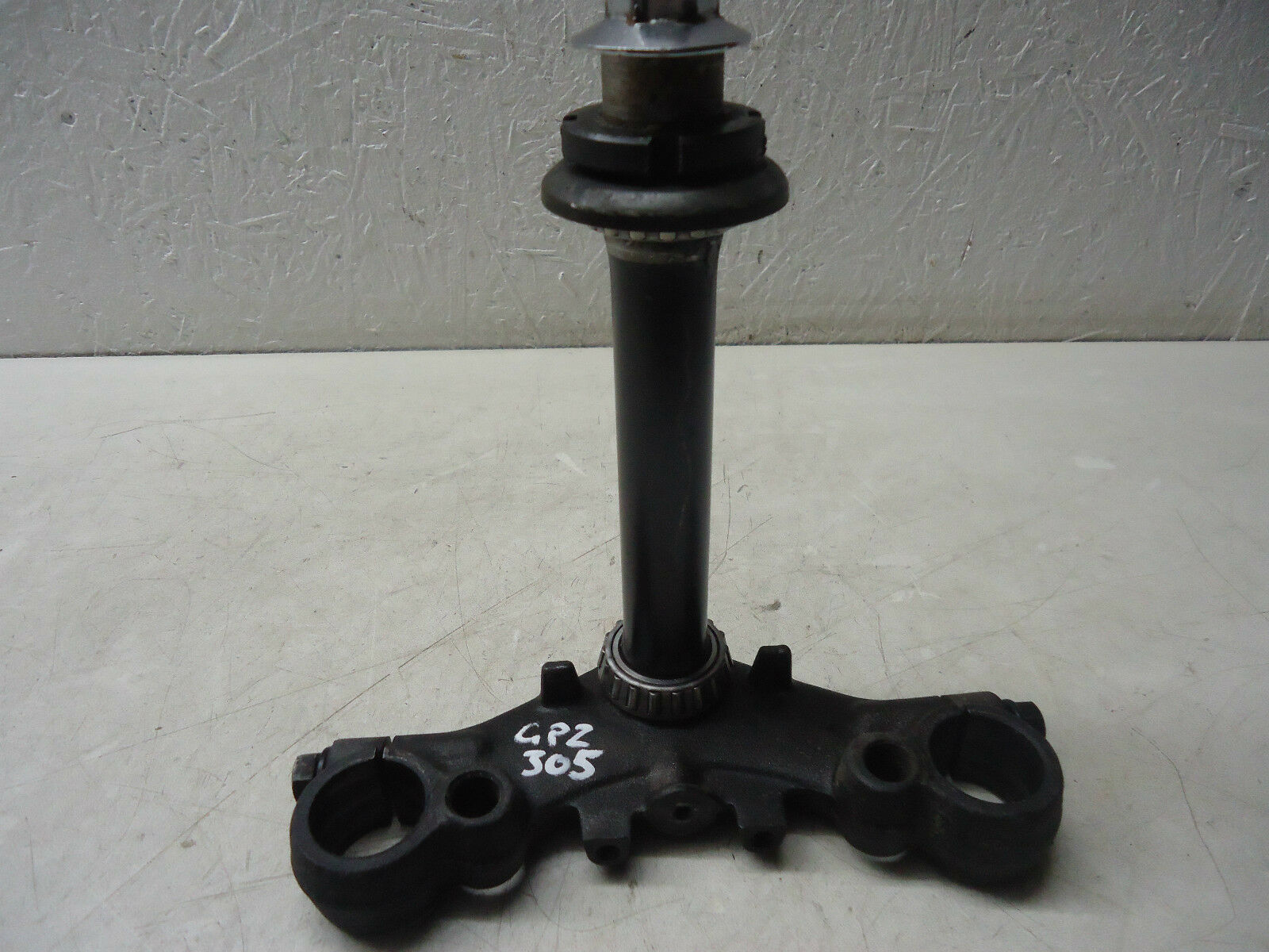 Kawasaki GPZ305 Lower Fork Yoke