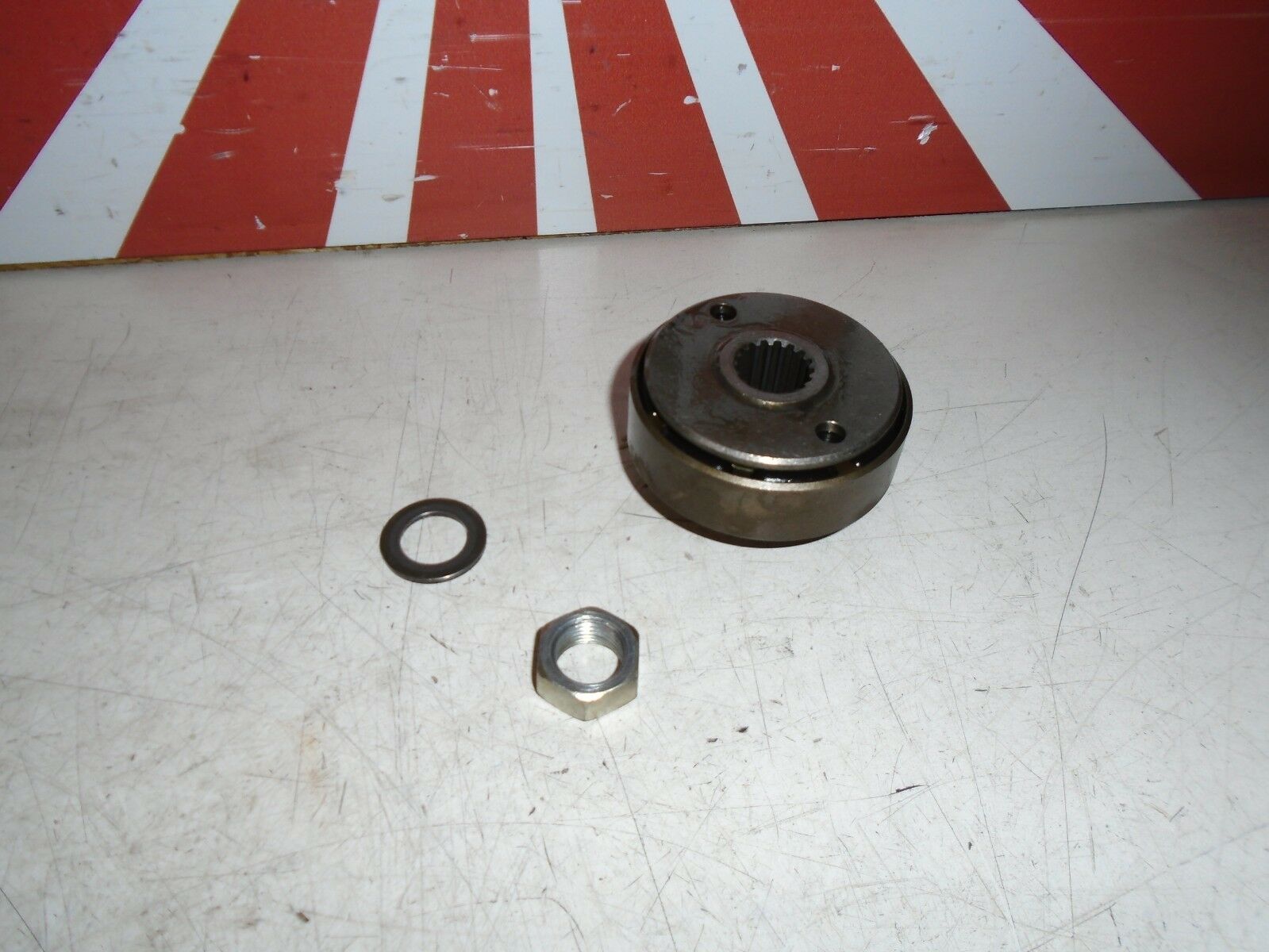 Kawasaki GPZ1100E Engine Alternator Shaft Gear & Cushions 