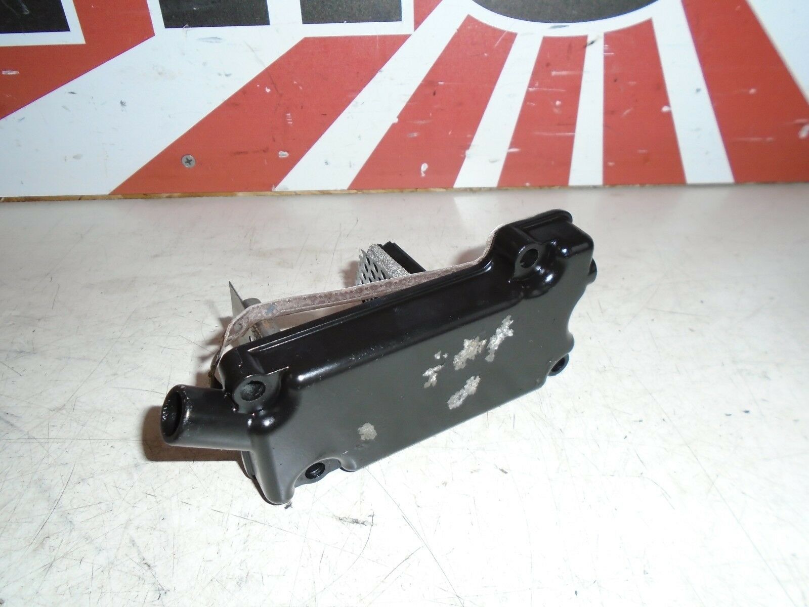 Kawasaki GPZ1100 Engine Breather Cover