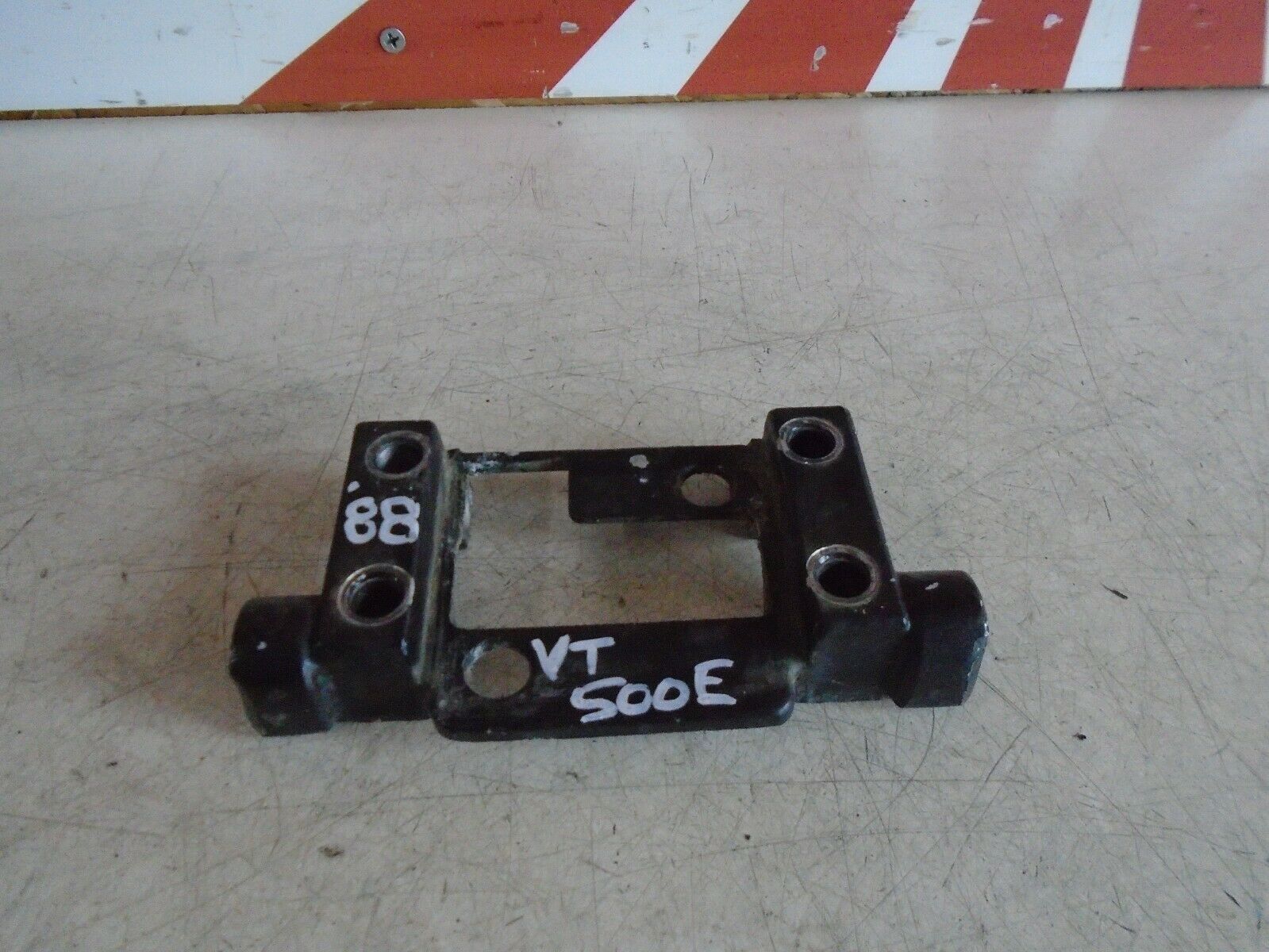 Honda VT500E Handlebar Clamp 