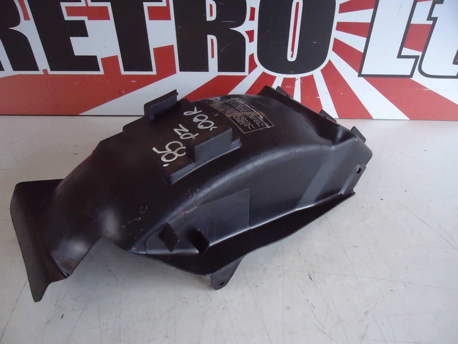 Kawasaki GPZ600R Rear Fender GPz600 Undertray