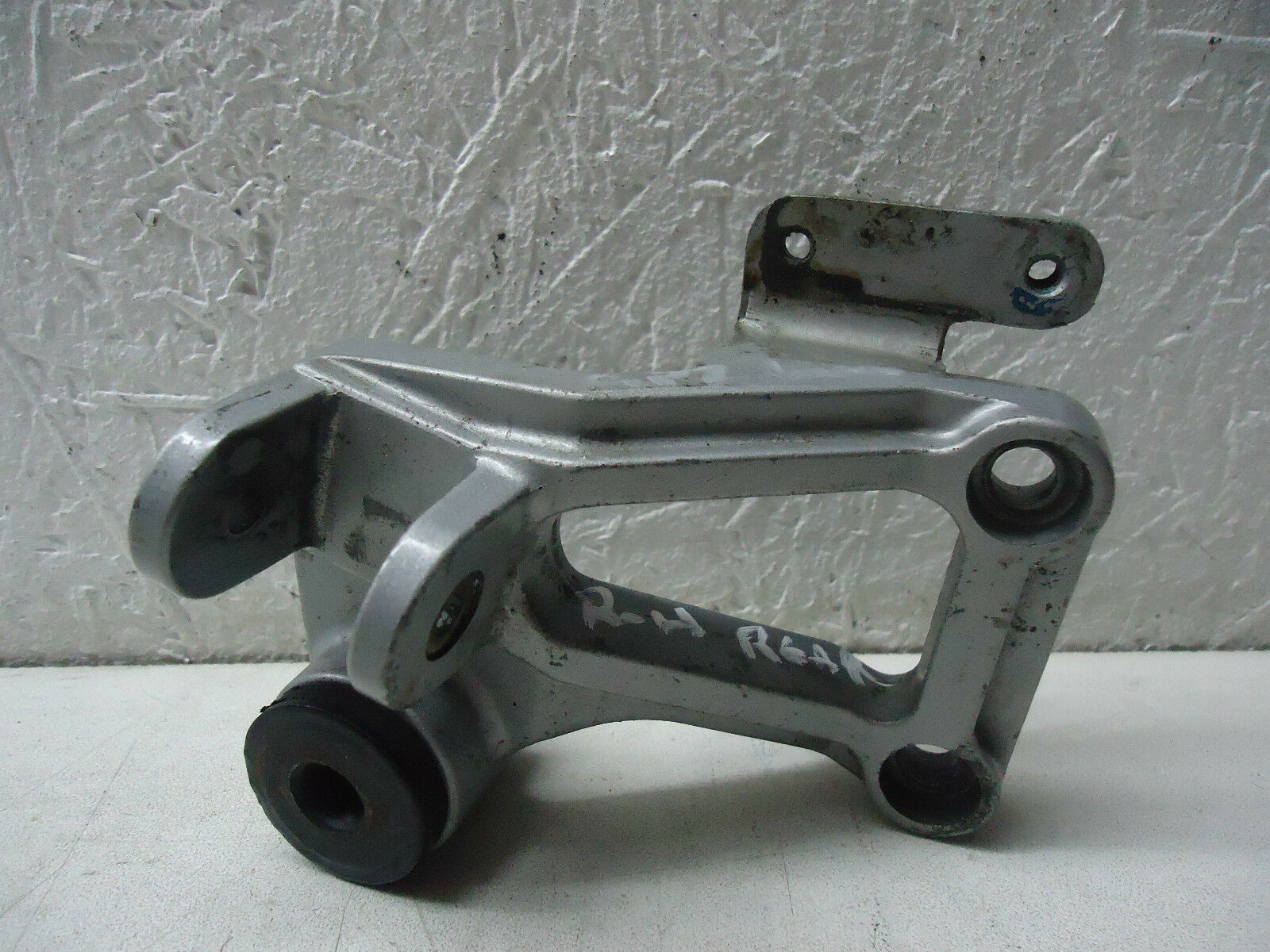 Kawasaki GPZ600R Footrest Hanger GPz600 RH Footpeg Hanger