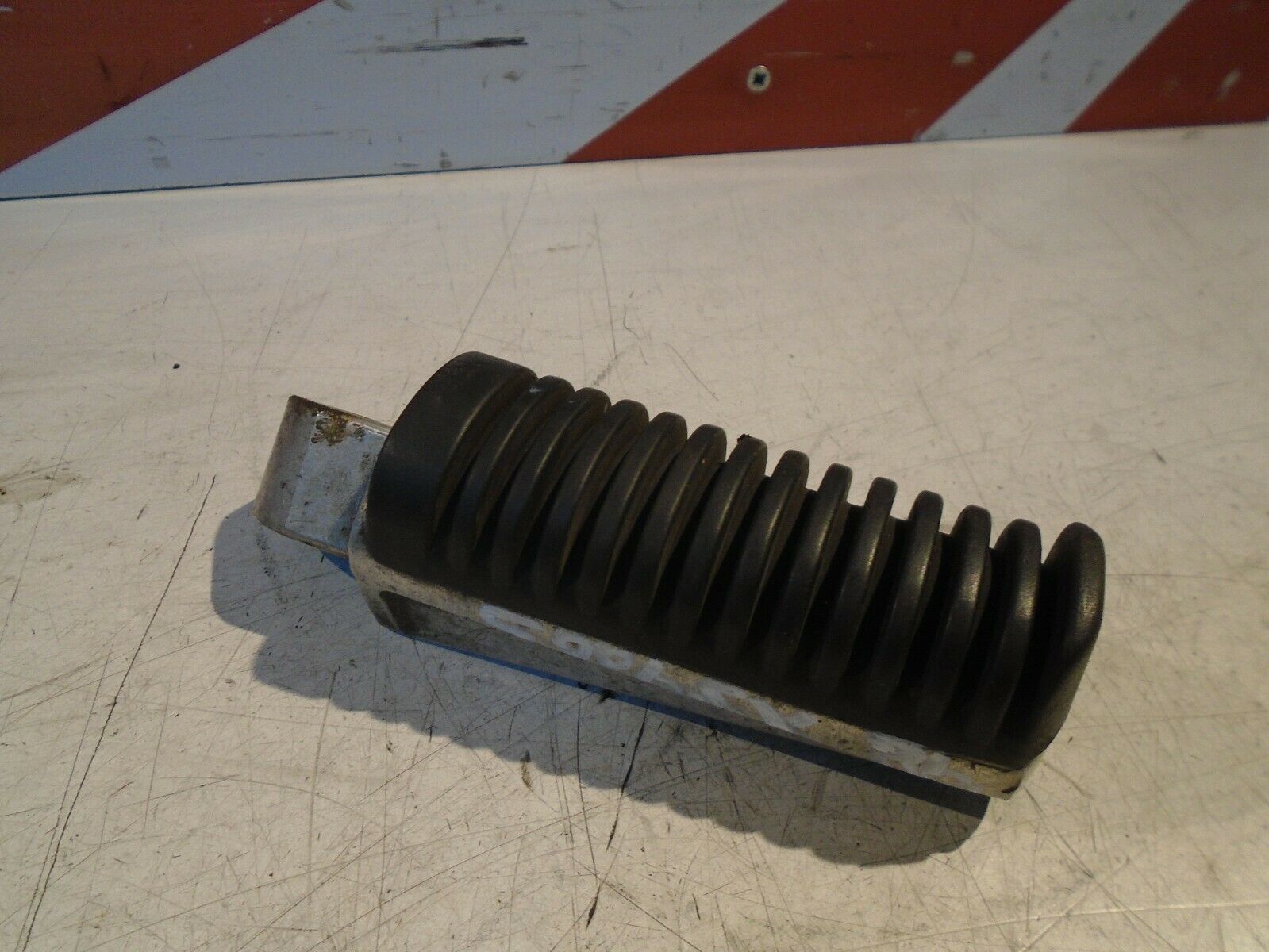 Yamaha XJ900s Diversion Rear Footrest XJ900