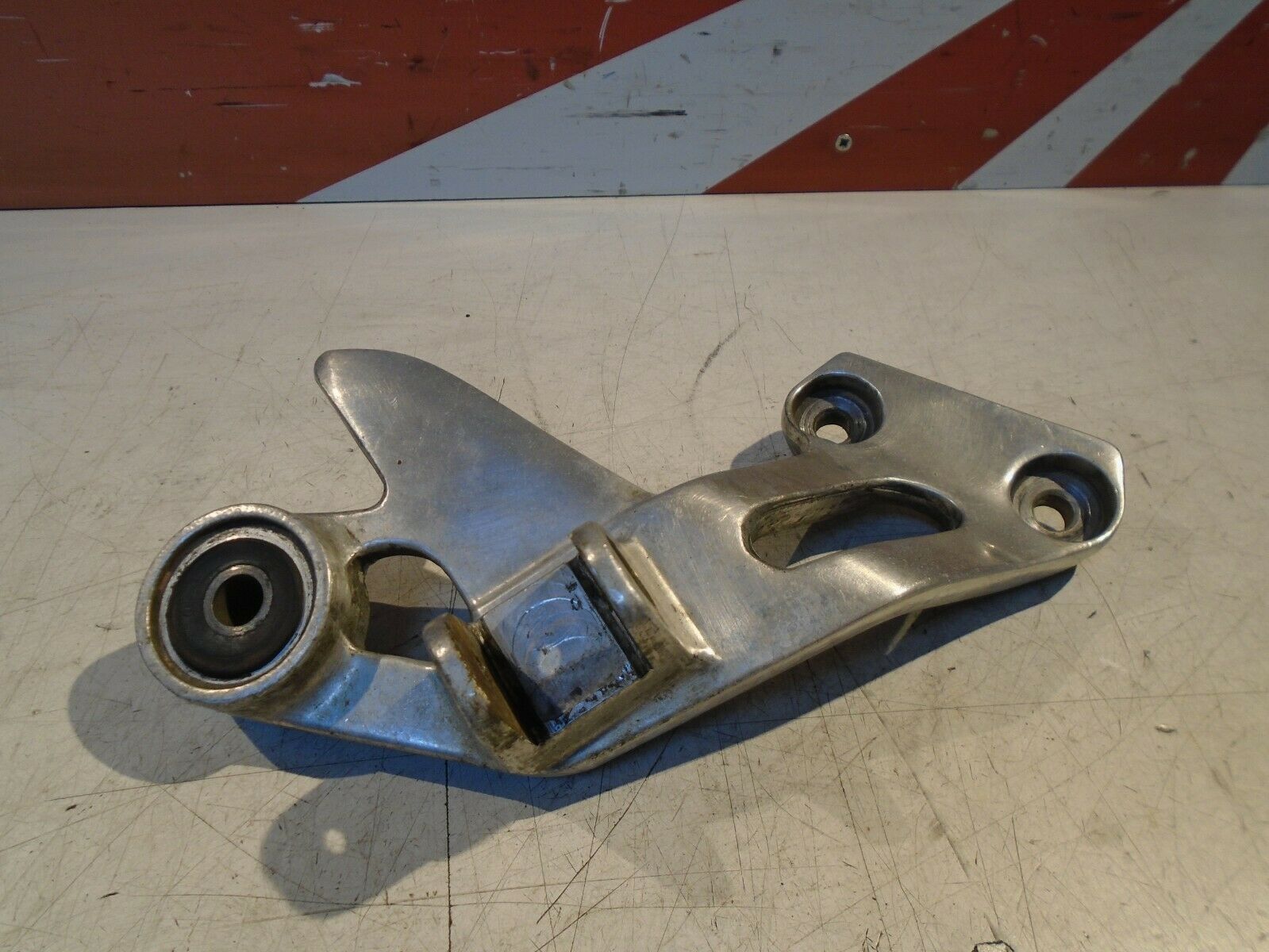 Yamaha XJ900s Diversion Rear Footrest Hanger XJ900