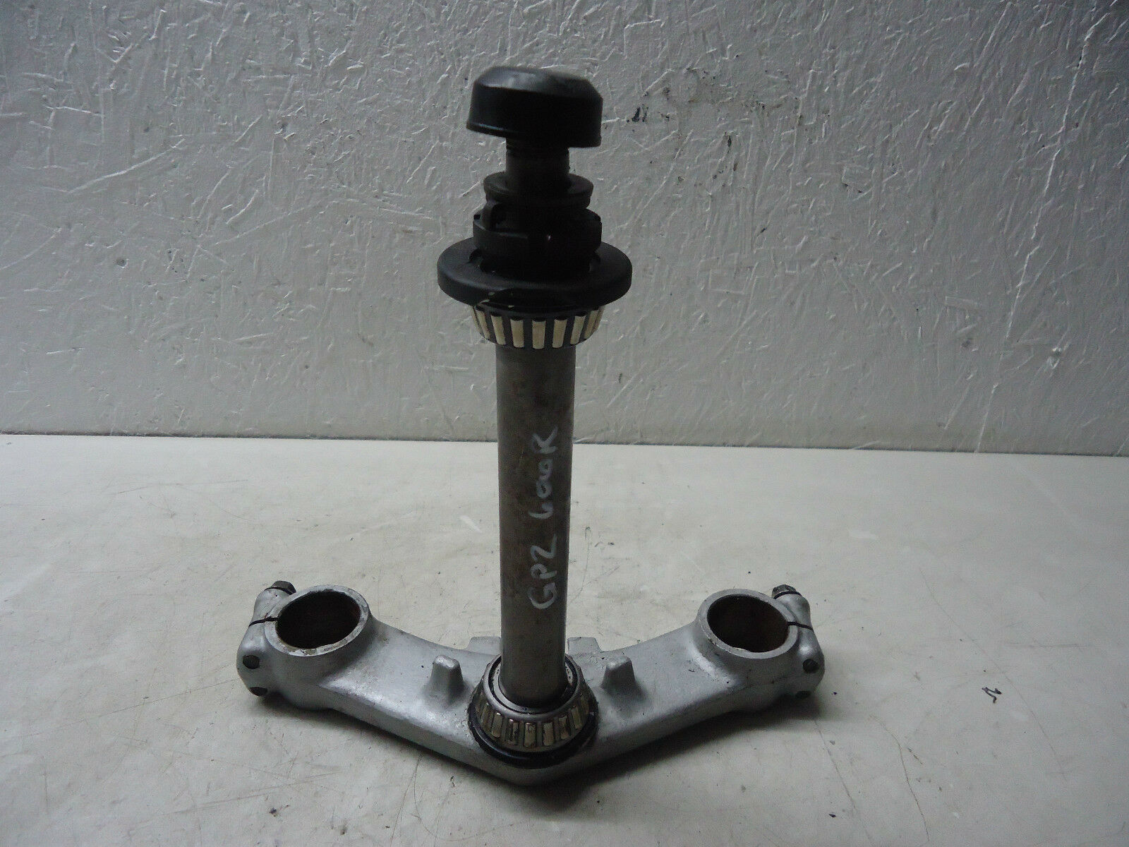 Kawasaki GPZ600R Lower Fork Yoke ZX600 Fork Yoke