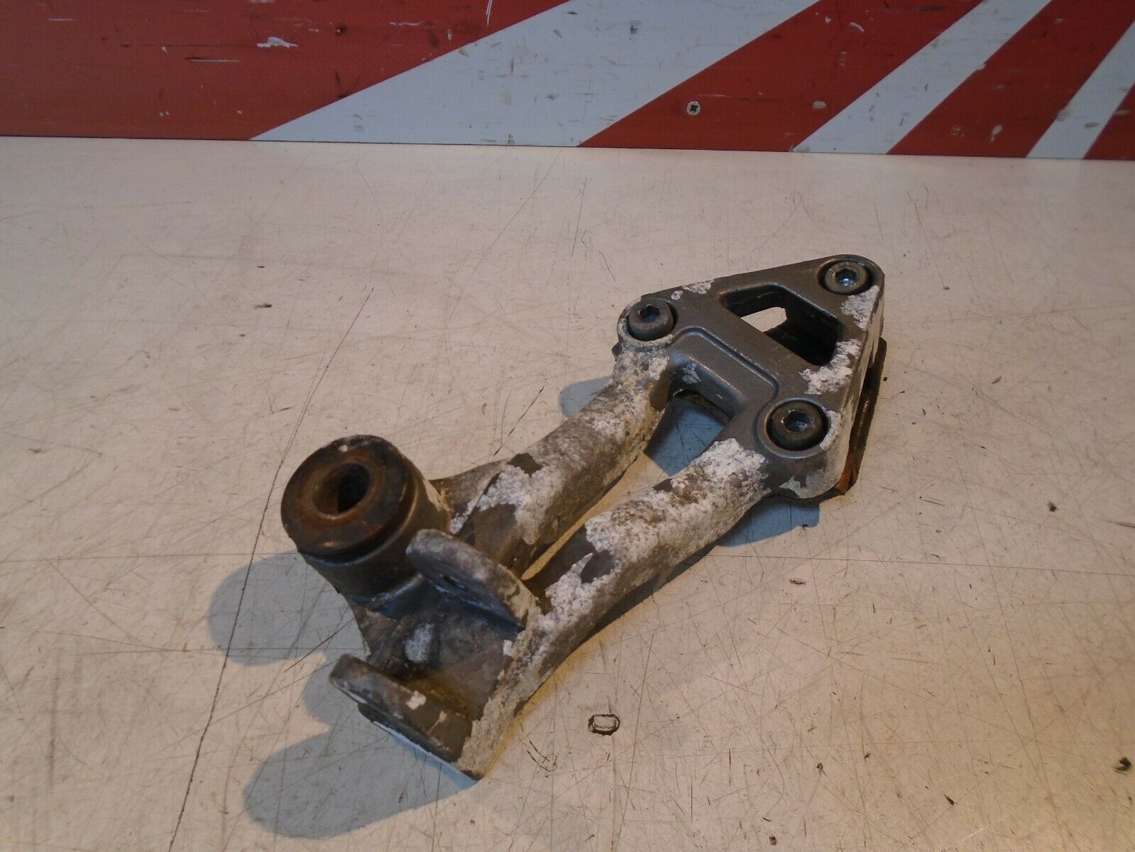 Kawasaki ZZR1100 Rear Footrest Hanger