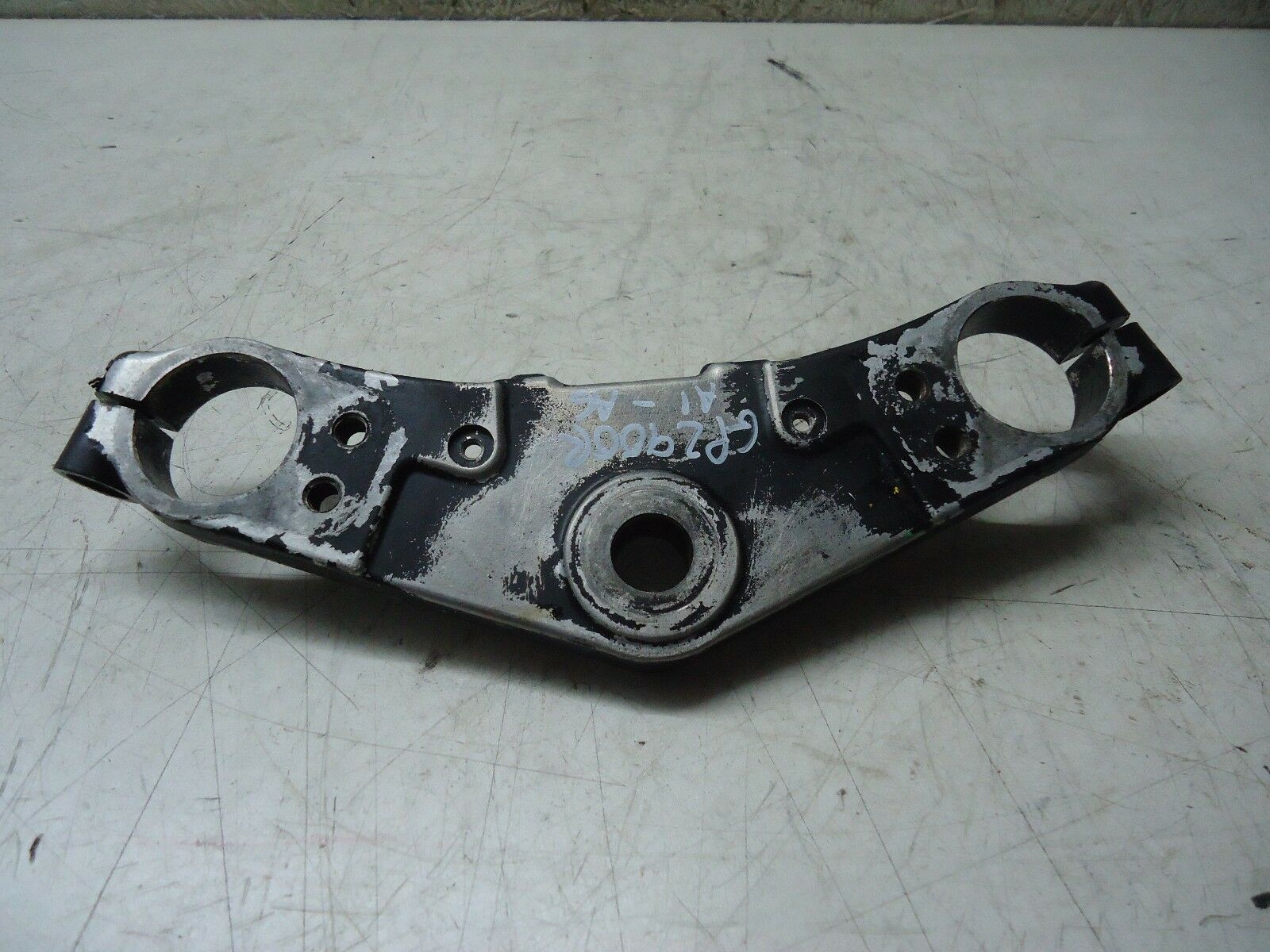 Kawasaki GPZ900R Top Fork Yoke