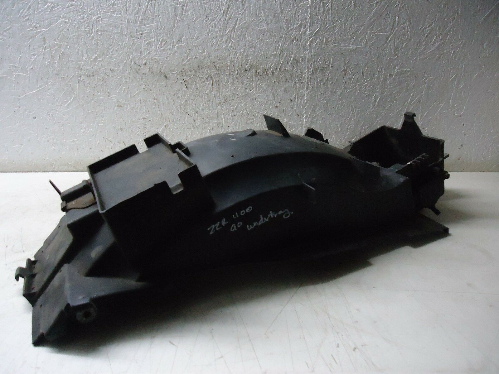 Kawasaki ZZR1100 Rear Fender Mudguard