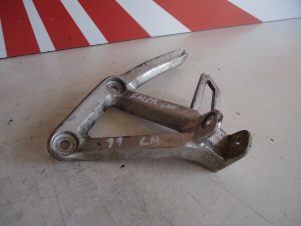 Yamaha FZS600 Fazer Rear Footrest Hanger