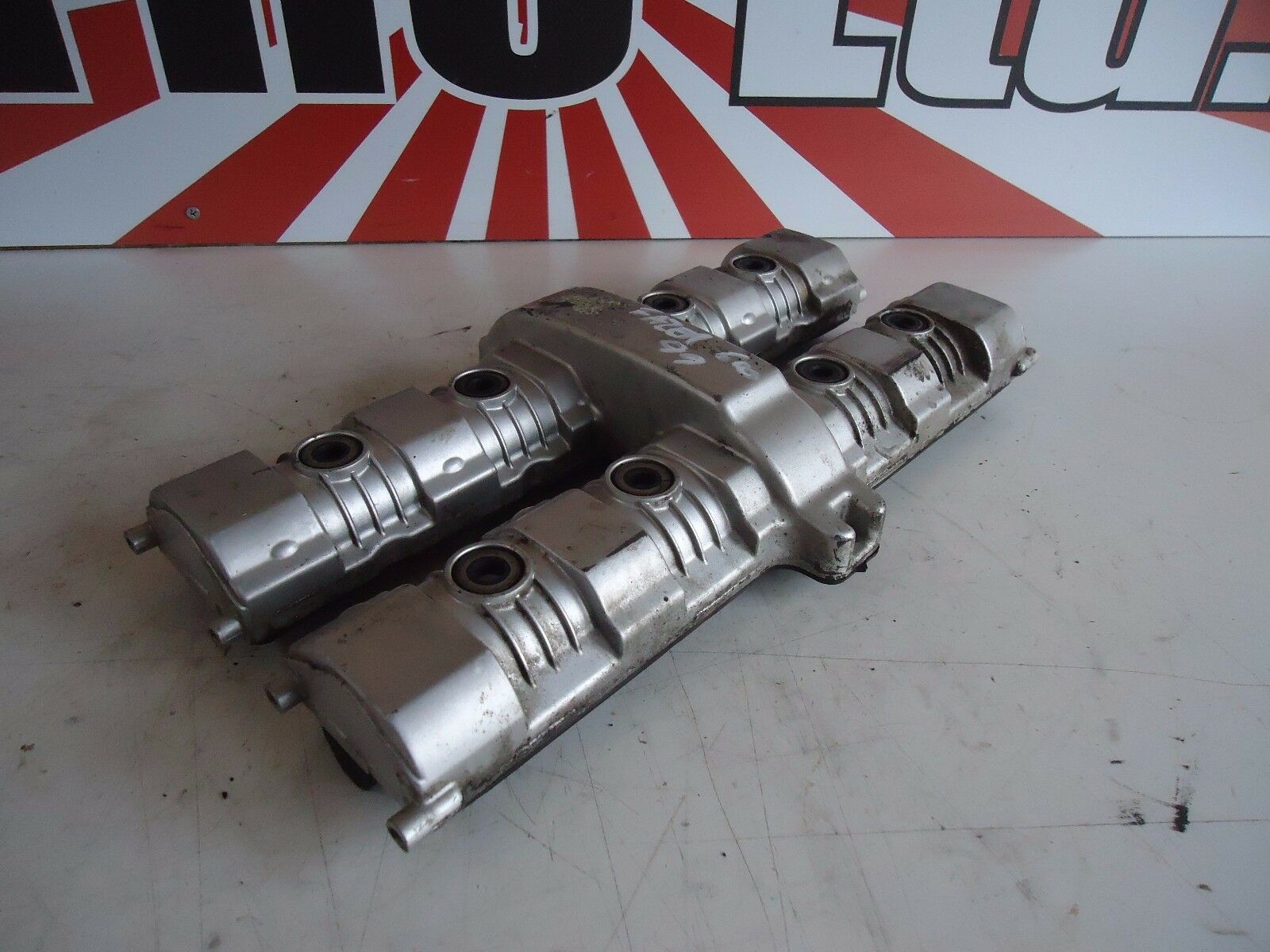 Yamaha FZS600 Fazer Engine Rocker Cover 