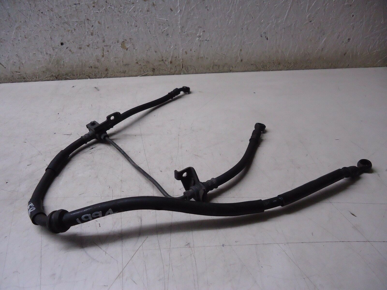 Honda VFR750F Front Brake Hose Lines