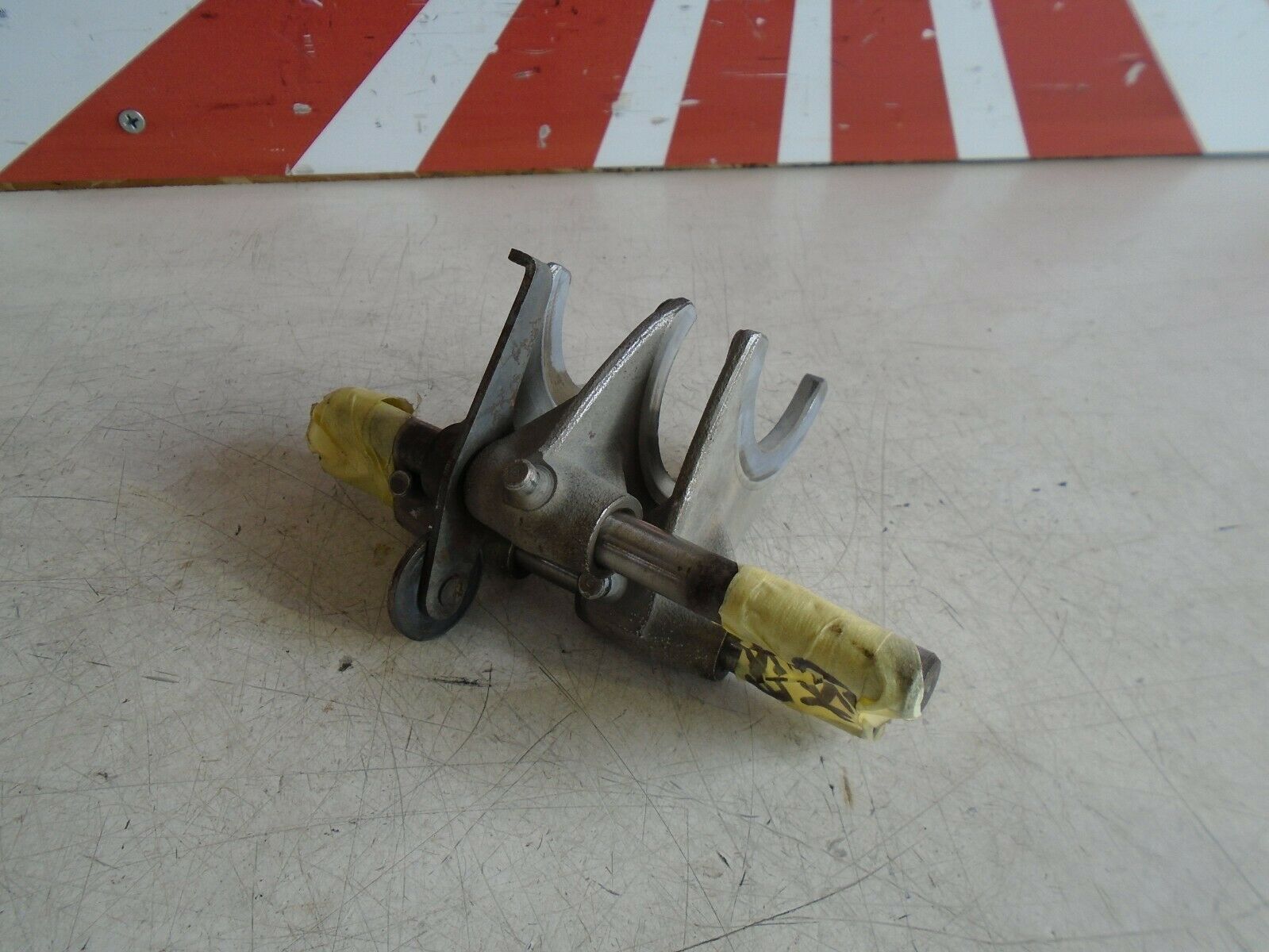 Suzuki GSX750E Gear Selector Forks 