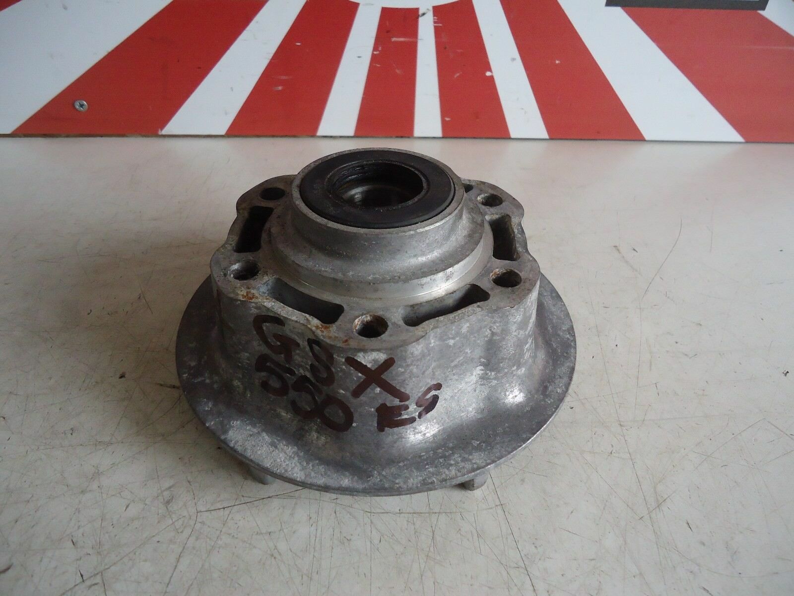 Suzuki GSX550ES Rear Hub 1984 GSX550 Sprocket Carrier