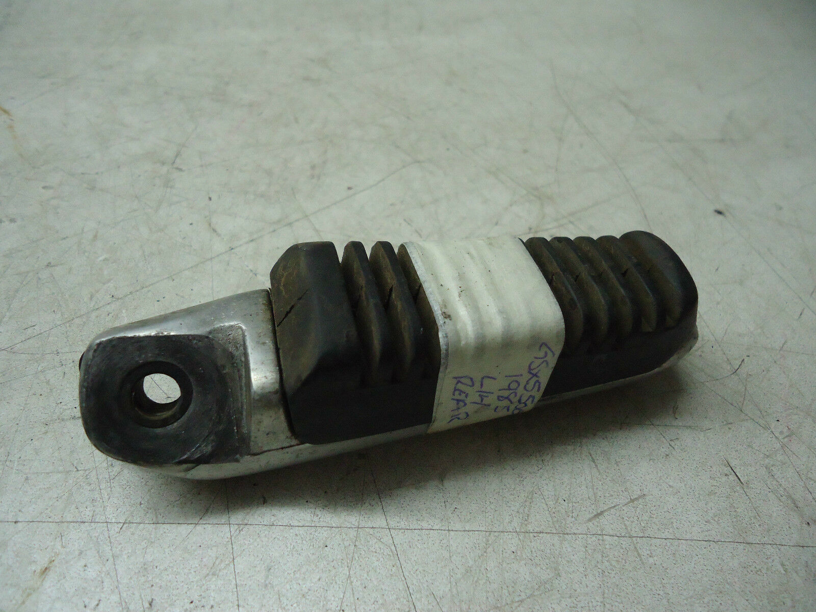 Suzuki GSX550ES Rear Footrest