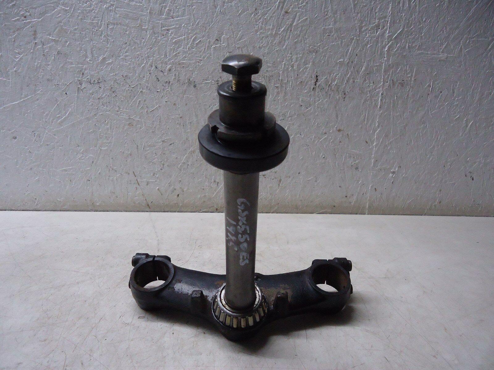 Suzuki GSX550ES Lower Fork Yoke