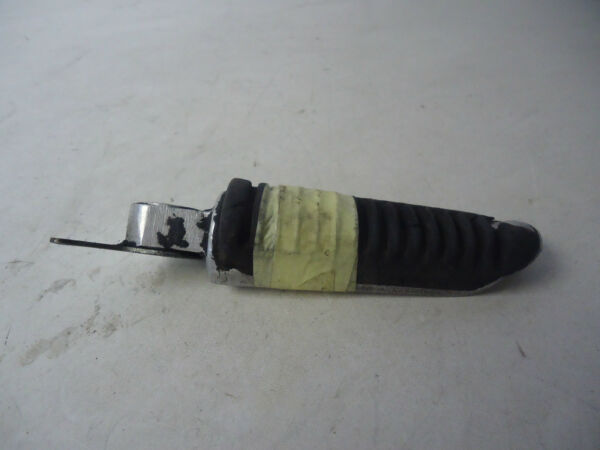 Suzuki GSXR400 Front Footrest 
