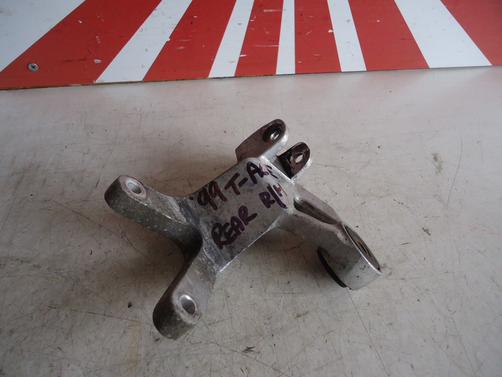 Yamaha YZF1000R Thunderace Rear Footrest Hanger