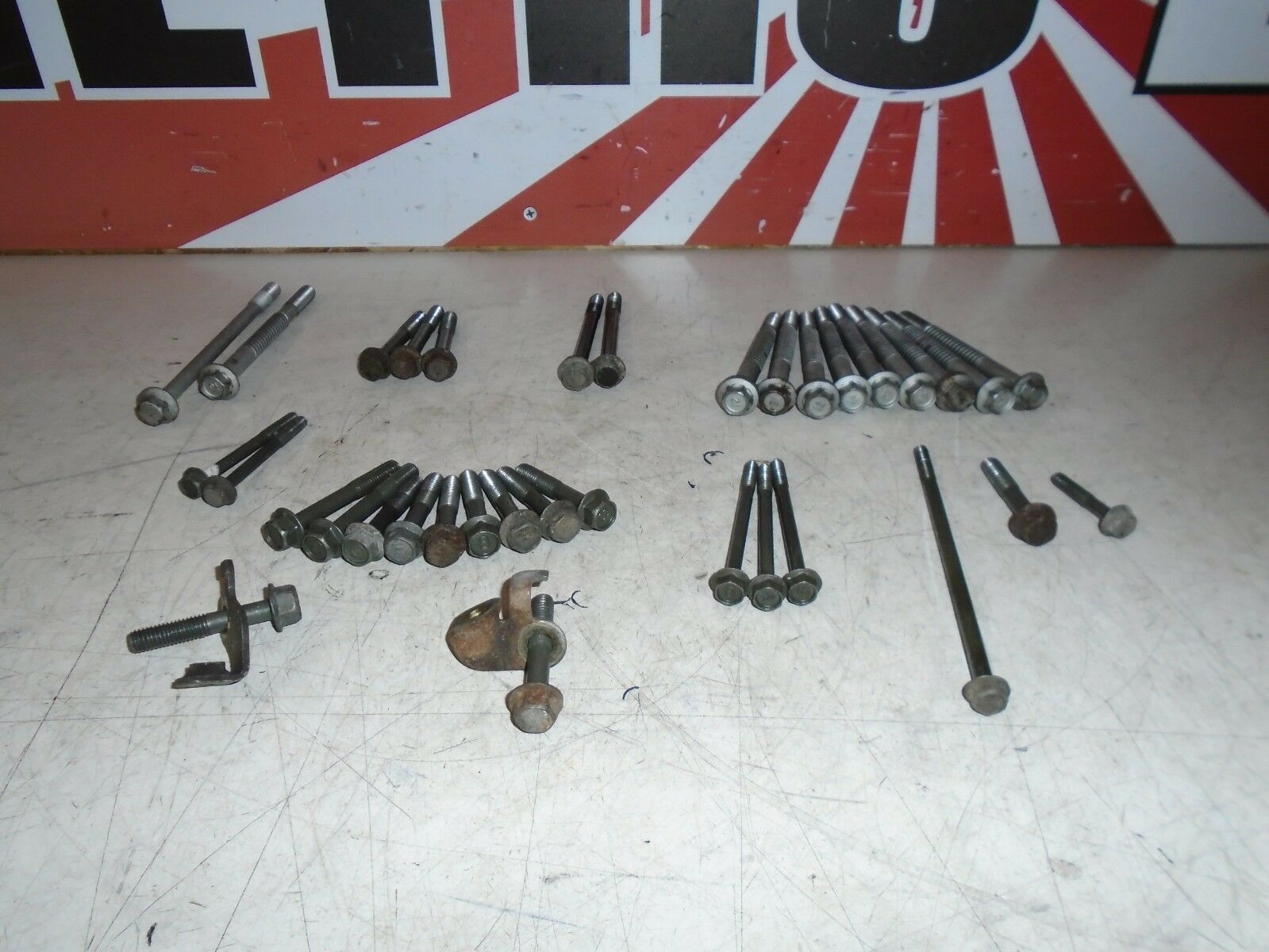 Yamaha YZF1000R Thunderace Engine Crankcase Bolts 