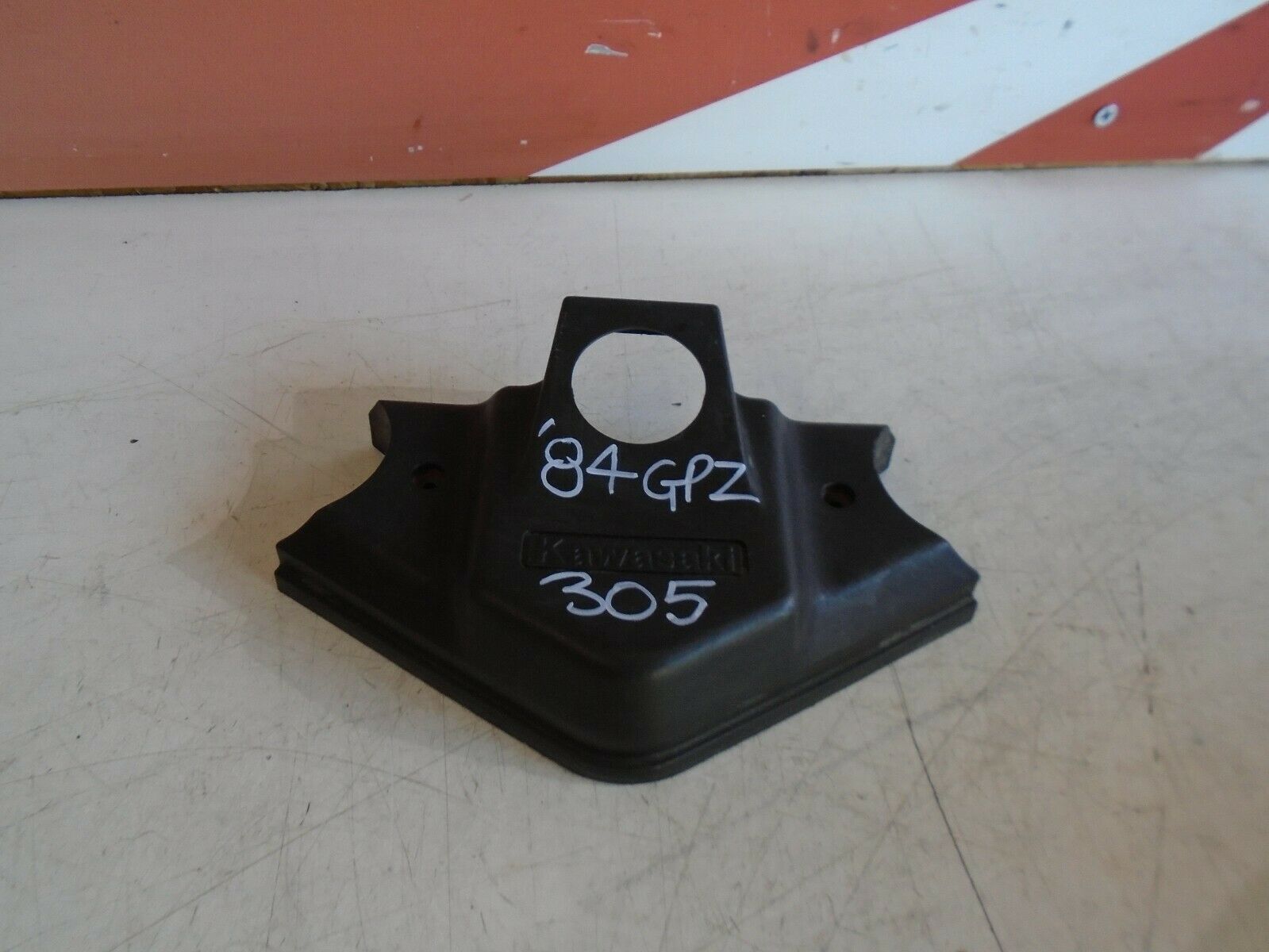 Kawasaki GPZ305 Top Yoke Cover GPz Yoke Cowl