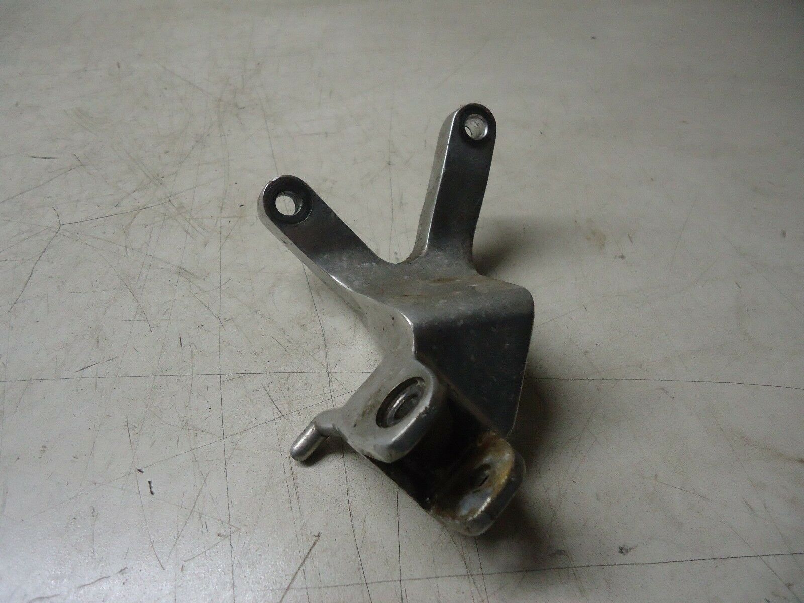 Yamaha YZF1000R Thunderace Rear Footrest Hanger 