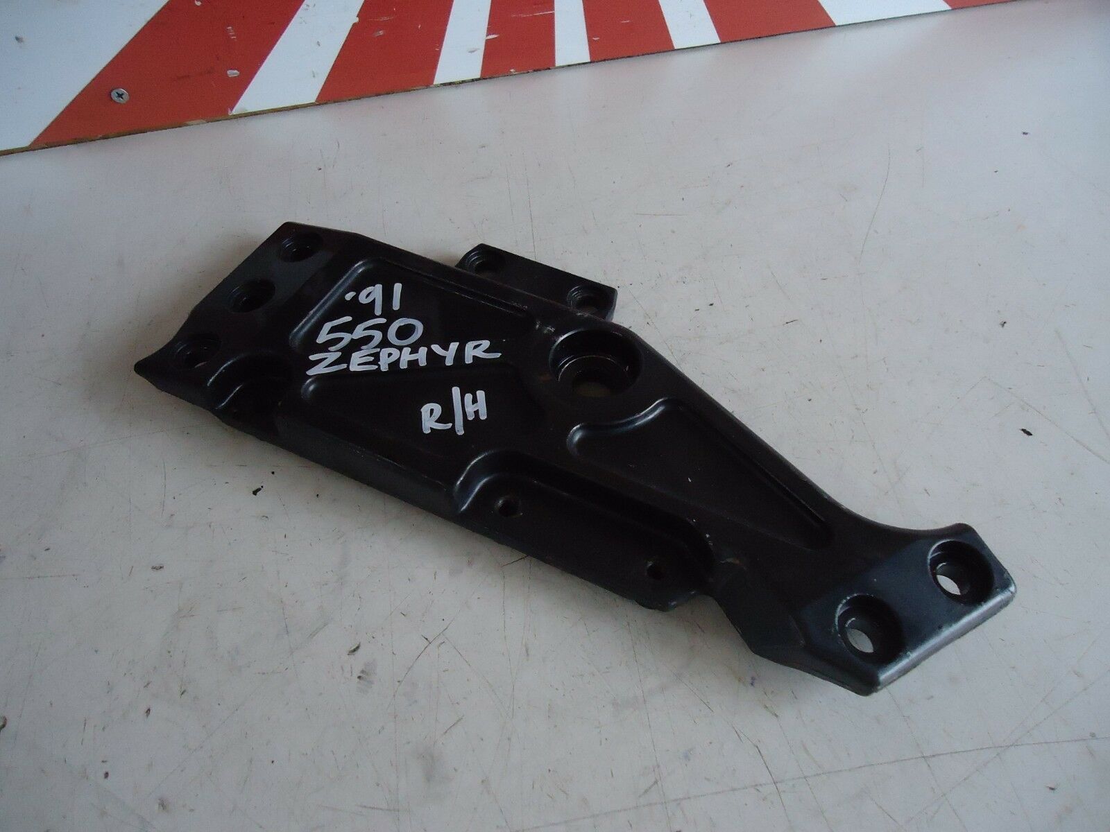 Kawasaki 550 Zephyr Frame Cover Zephyr RH Footrest Hanger