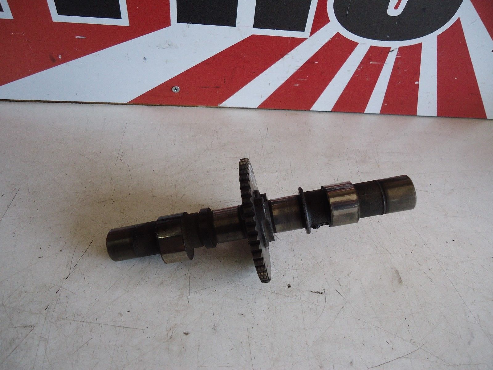 Kawasaki GPZ500s Engine Camshaft