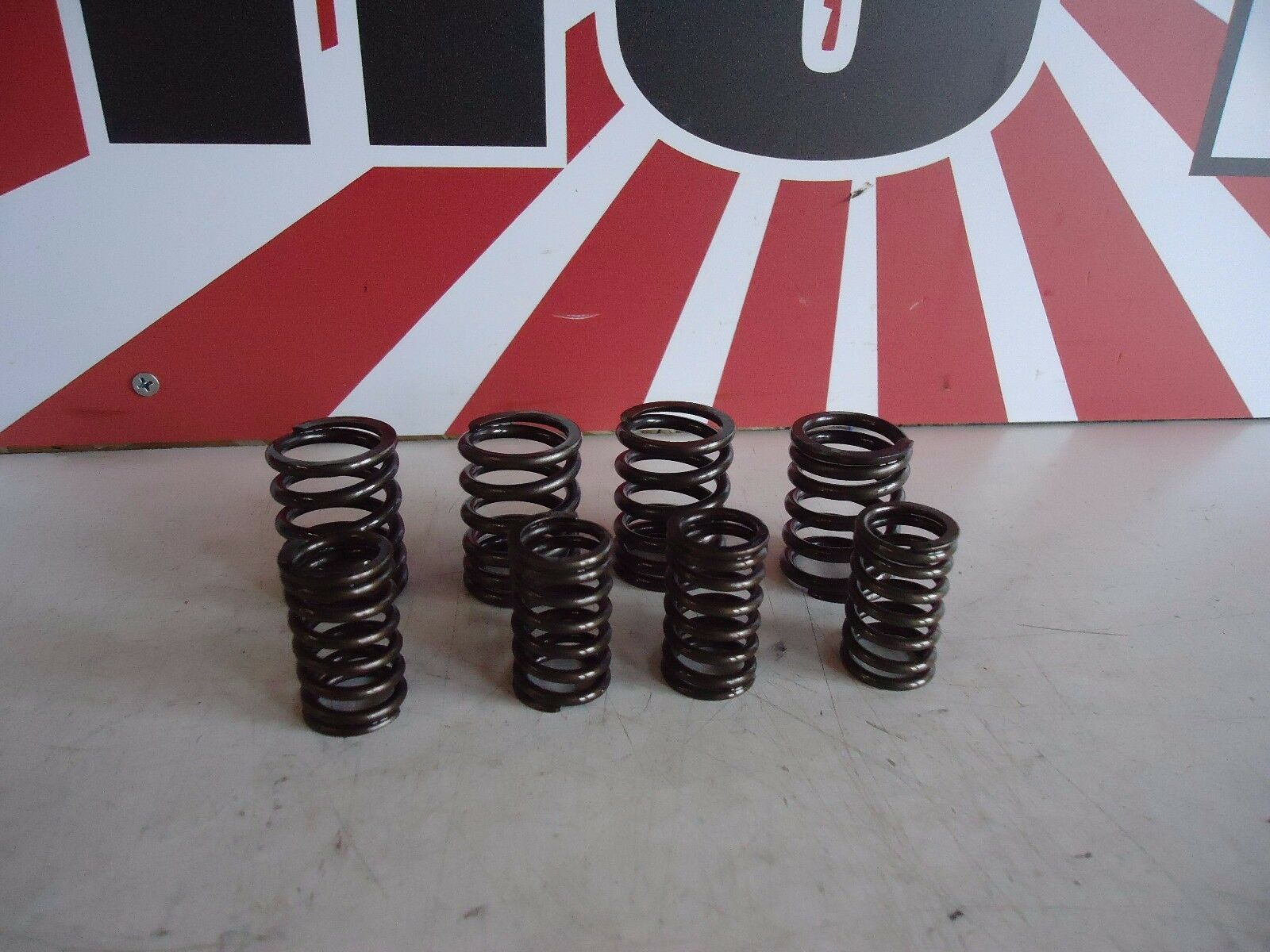 Kawasaki GPZ750 Unitrack Exhaust Valve Springs GPz UT Valve Springs