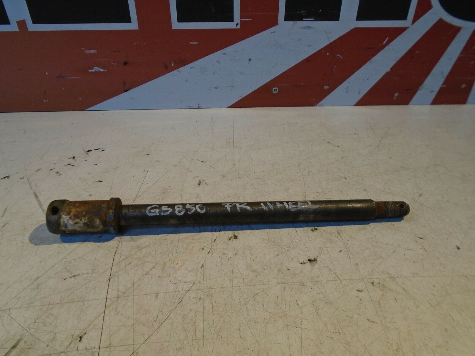 Suzuki GS850G Front Wheel Spindle Axle