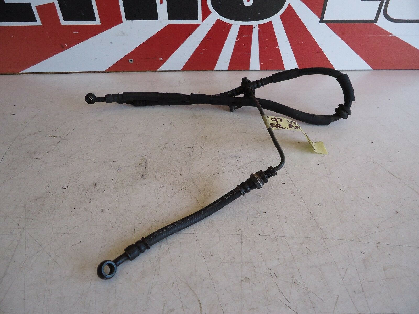 Honda VFR750F Front Brake Hose Lines
