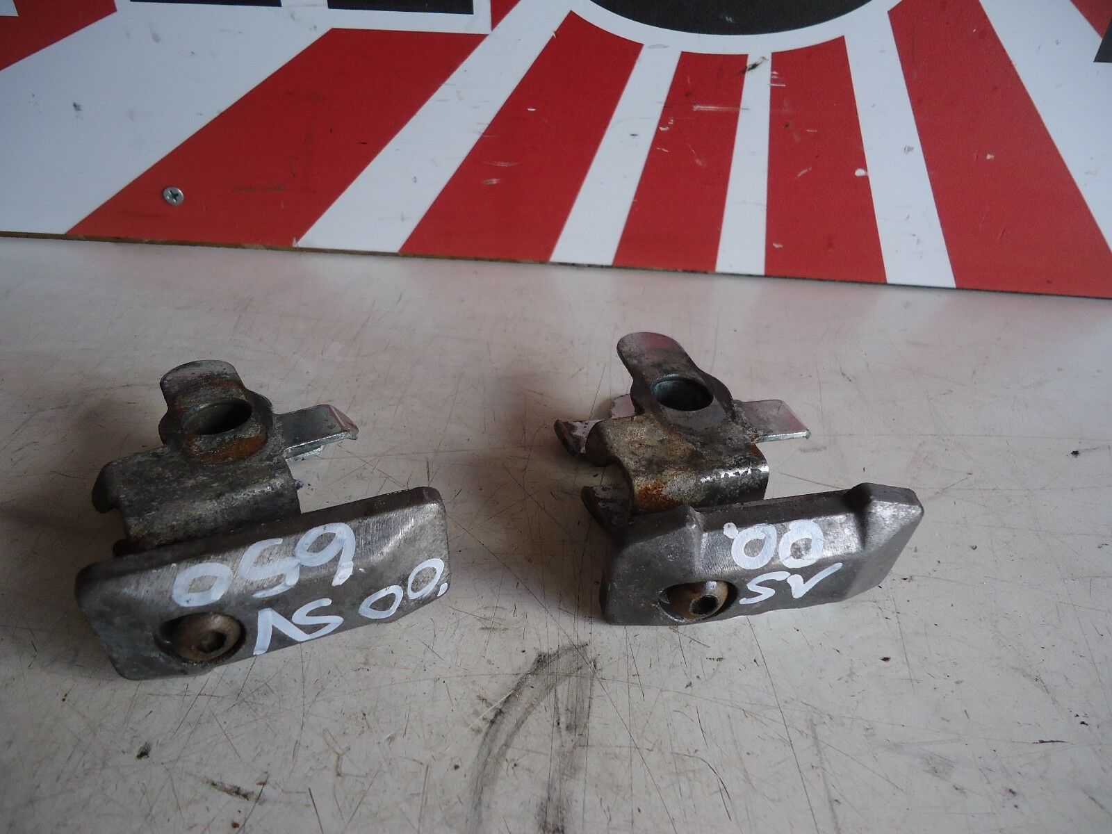 Suzuki SV650 Chain Adjusters