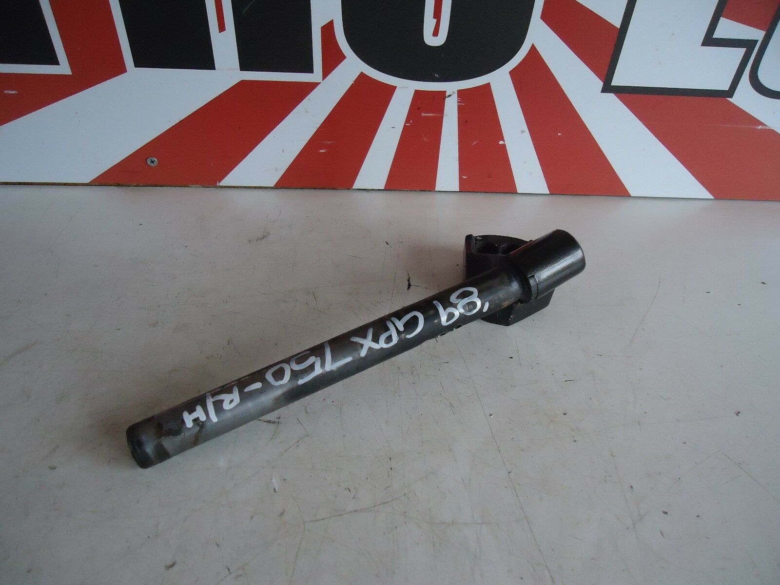 Kawasaki GPX750R RH Handlebar ZX750 Handlebar