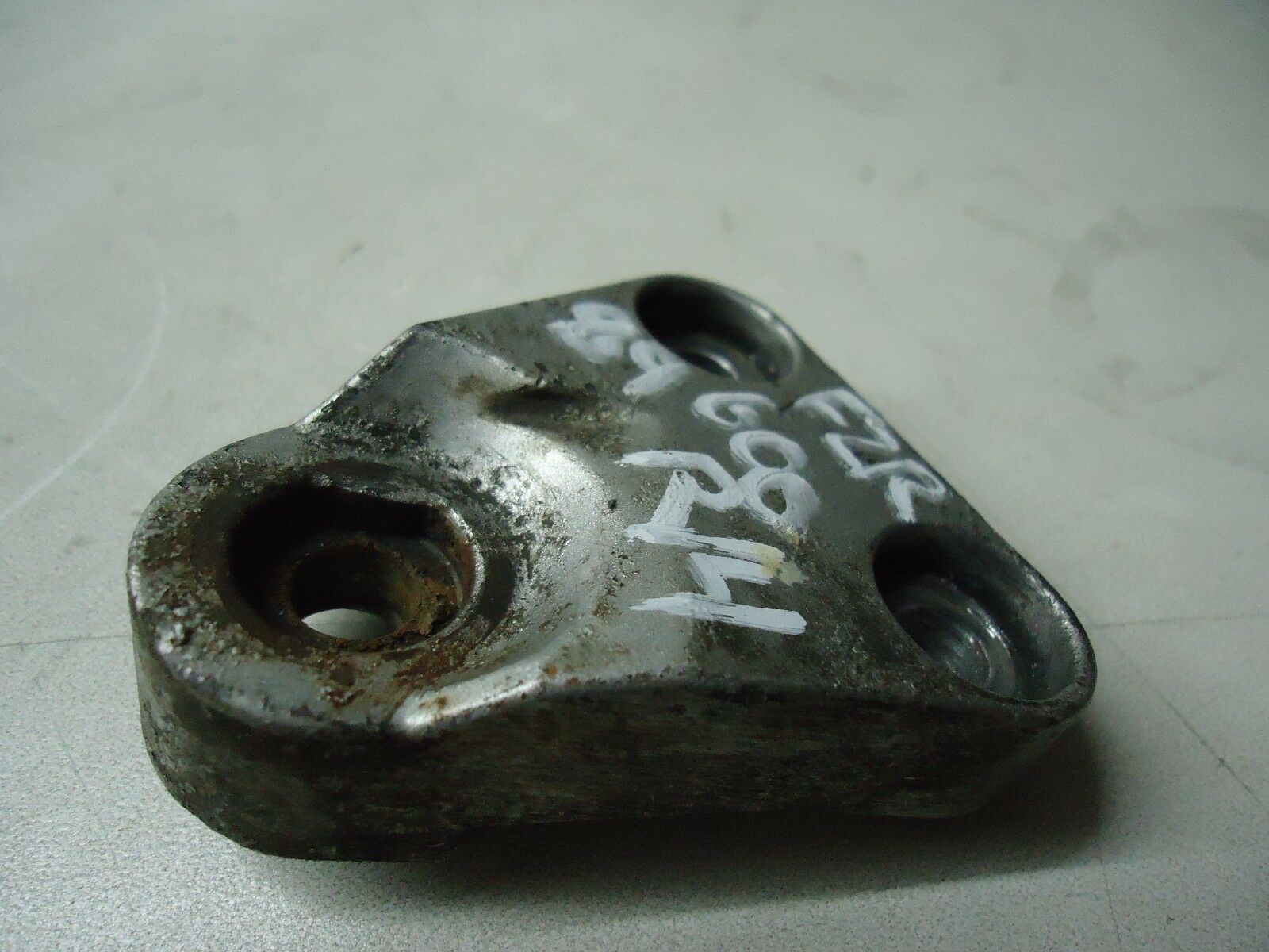 Yamaha FZR600 Front Footrest Hanger 