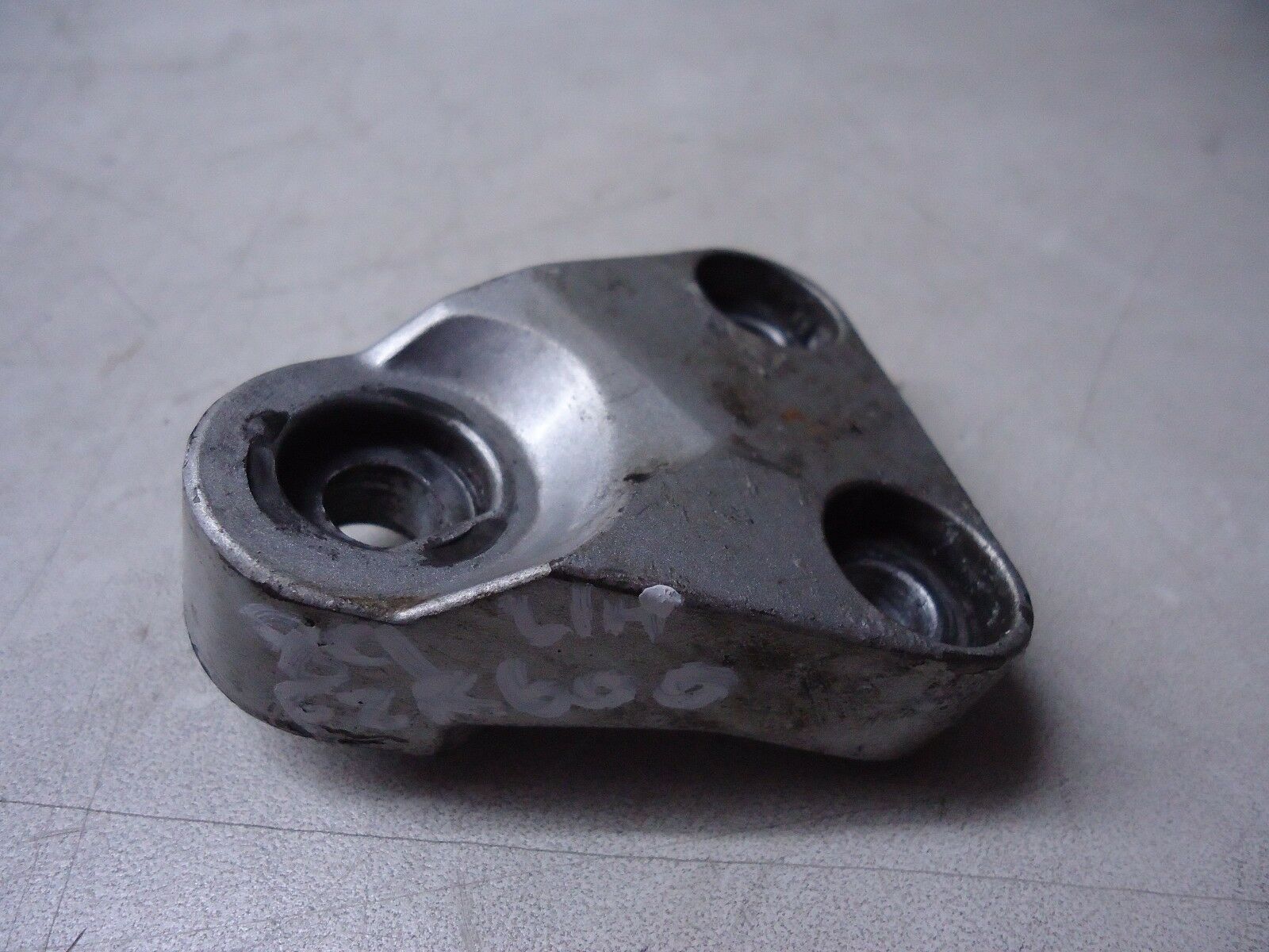 Yamaha FZR600 Front Footrest Hanger 