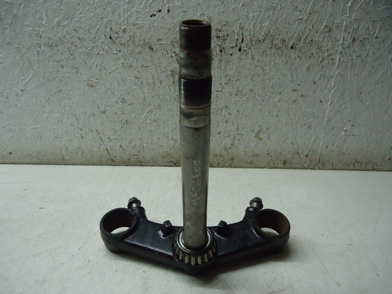 Yamaha FZR600 Lower Fork Yoke
