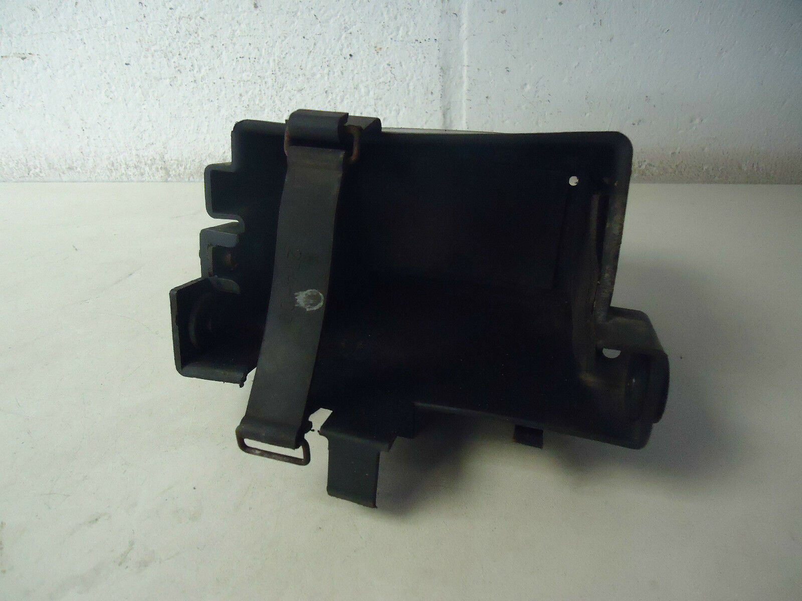 Yamaha FZ750 Genesis Battery Box & Strap