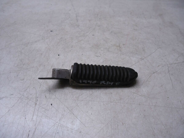 Suzuki GSX750F Front Footrest