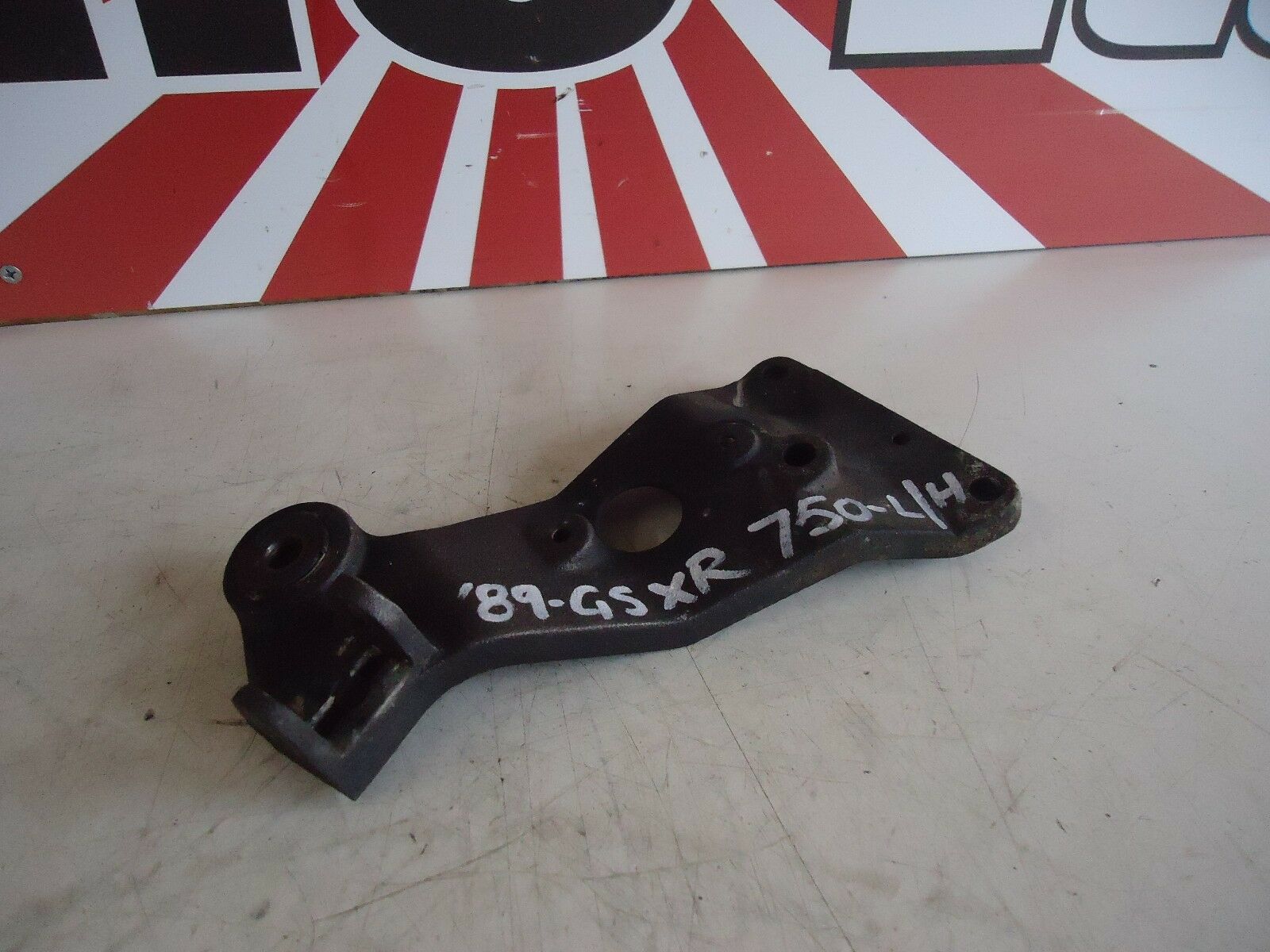 Suzuki GSXR750 Slingshot Rear Footrest Hanger 