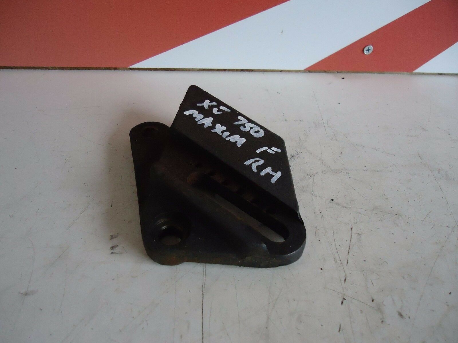 Yamaha XJ750 Maxim Footrest Hanger