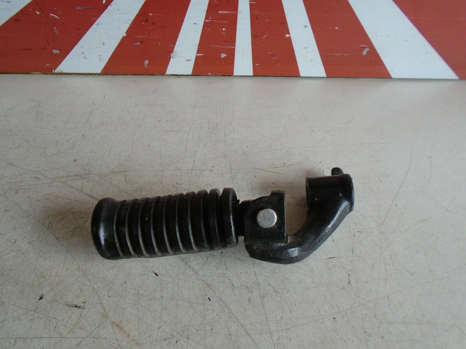 Yamaha XS500 Front Footrest & Mount Bracket